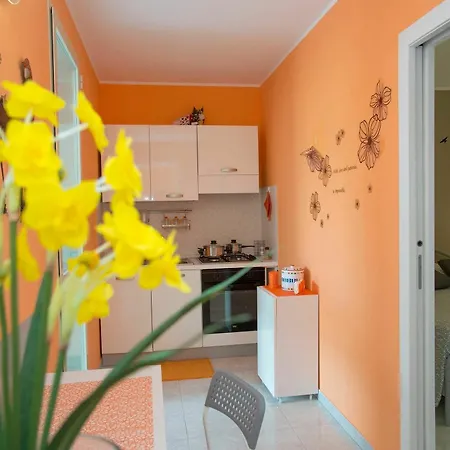 With 2 Bedrooms In Torre Dell'orso, With Furnished Balcony - Appartamento *
