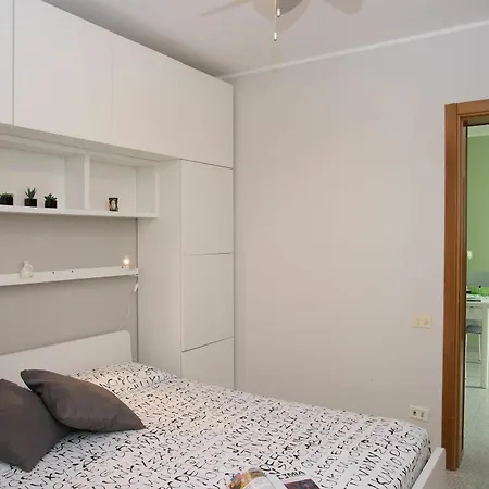 With 2 Bedrooms In Torre Dell'orso, With Furnished Balcony - * Melendugno