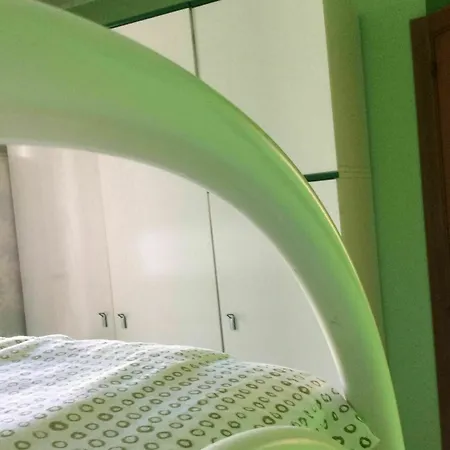 With 2 Bedrooms In Torre Dell'orso, With Furnished Balcony -